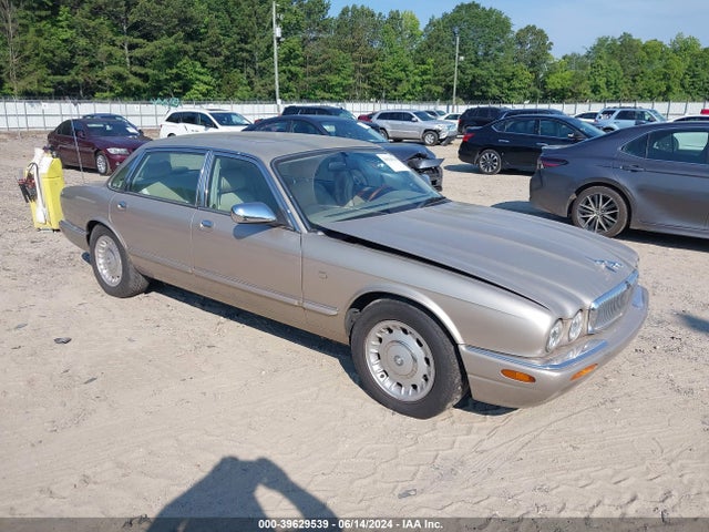 1998 JAGUAR XJ8 SAJKX6246WC814623 Photo 0