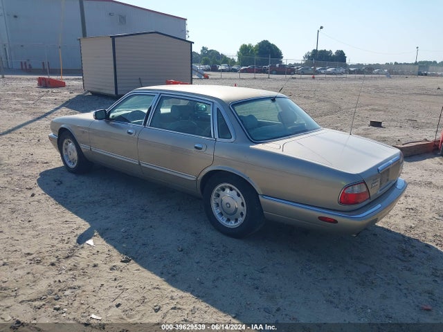 1998 JAGUAR XJ8 SAJKX6246WC814623 Photo 2