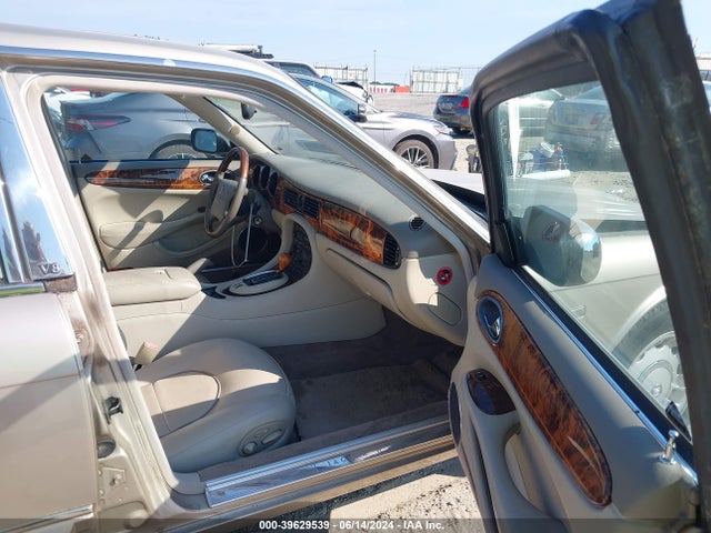 1998 JAGUAR XJ8 SAJKX6246WC814623 Photo 4