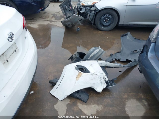 Toyota COROLLA LE 2016 5YFBURHE1GP443906 Image 11