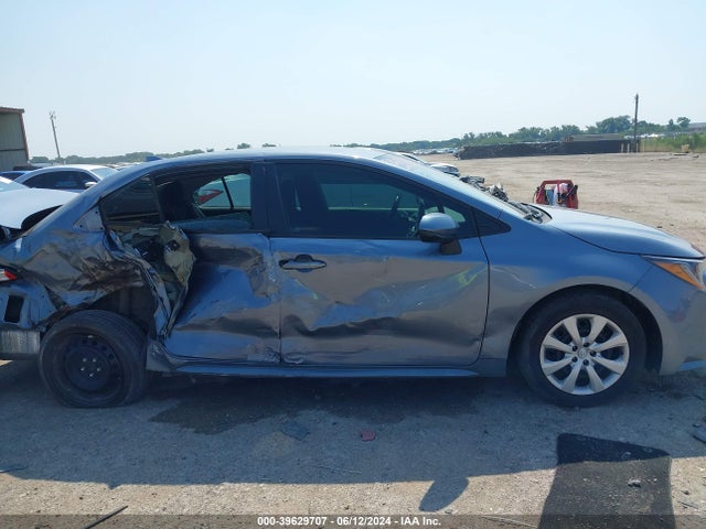 Toyota COROLLA LE 2022 5YFEPMAE5NP374443 Image 13