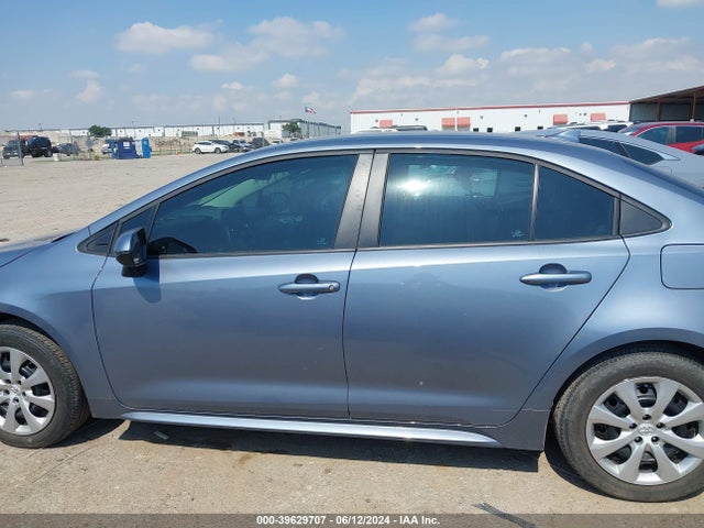 Toyota COROLLA LE 2022 5YFEPMAE5NP374443 Image 14