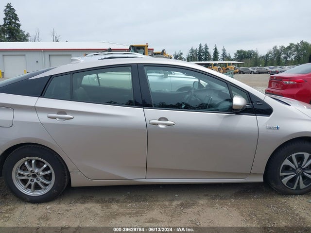 Toyota Prius Prime Premium 2018 JTDKARFP8J3071672 Image 13