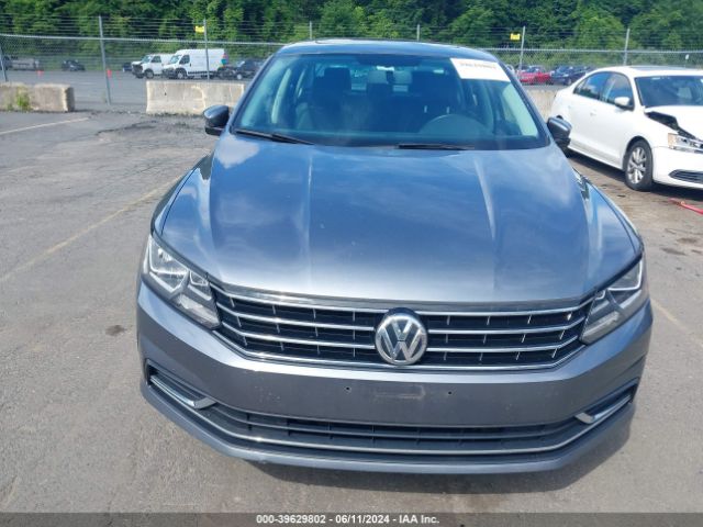 1VWLA7A31KC001670 Volkswagen Passat 2.0t Wolfsburg Edition