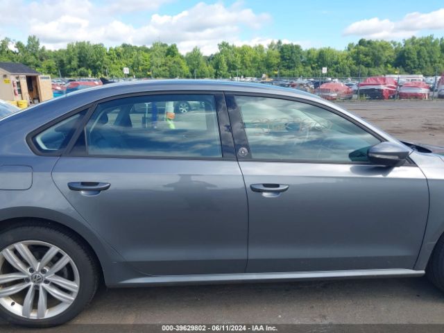 1VWLA7A31KC001670 Volkswagen Passat 2.0t Wolfsburg Edition