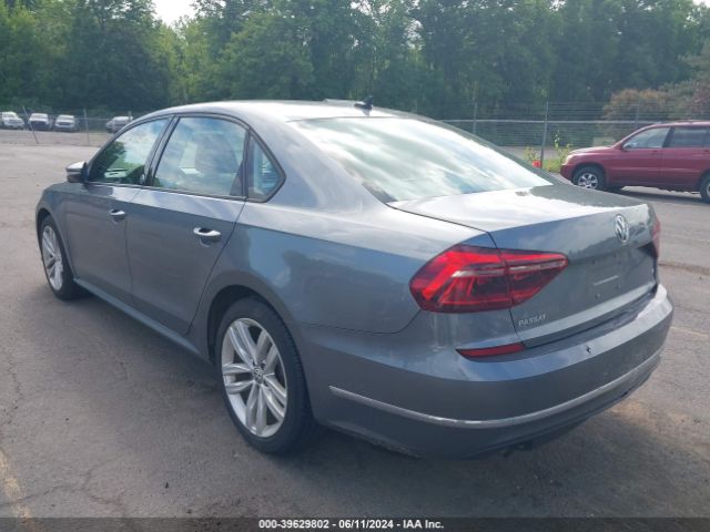 1VWLA7A31KC001670 Volkswagen Passat 2.0t Wolfsburg Edition