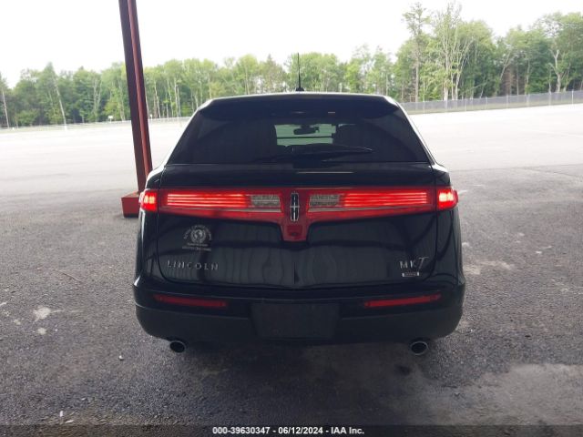 2LMHJ5NK9JBL01180 Lincoln Mkt Livery
