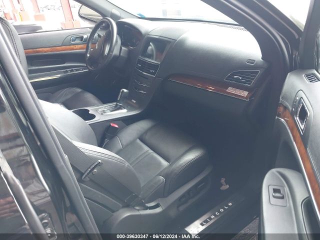 2LMHJ5NK9JBL01180 Lincoln Mkt Livery