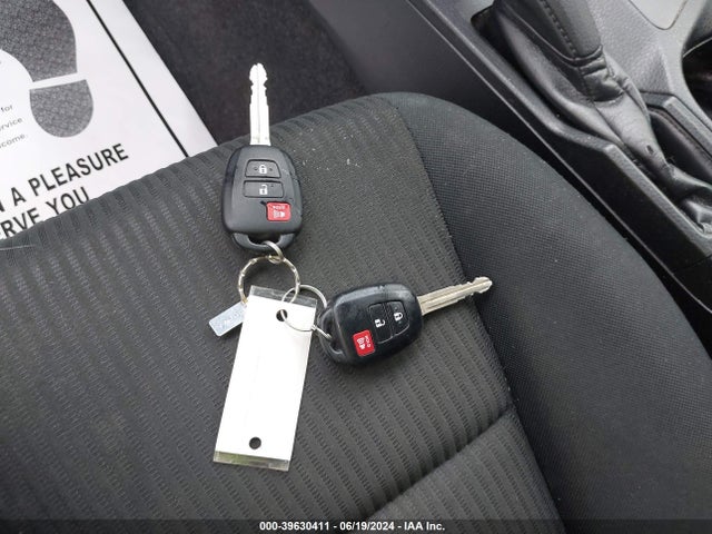 Toyota RAV4 LE 2017 JTMZFREV0HJ716658 Image 11