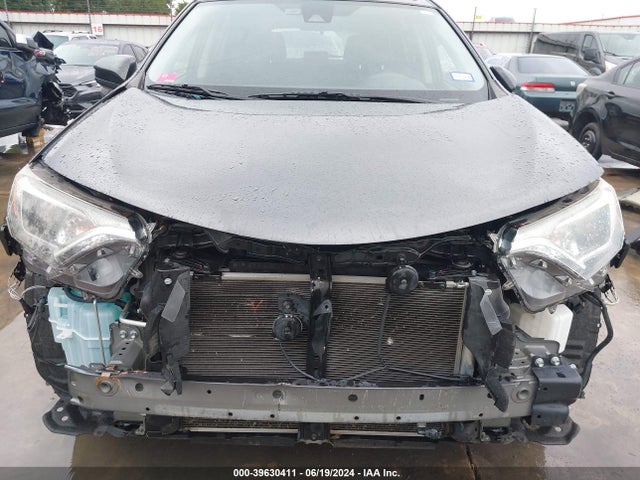 Toyota RAV4 LE 2017 JTMZFREV0HJ716658 Image 6