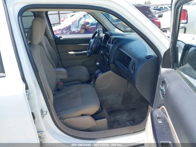 1C4NJPBB8ED618807 Jeep Patriot Sport