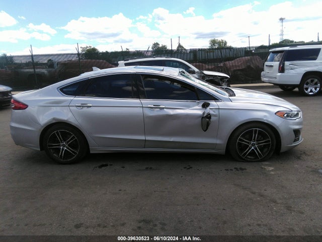 Ford FUSION SEL 2019 3FA6P0CD0KR150039 Image 18