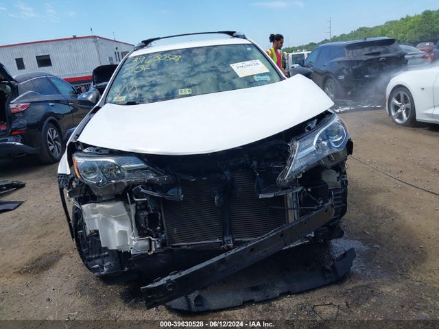 Toyota RAV4 LE 2015 2T3BFREV5FW245560 Image 13