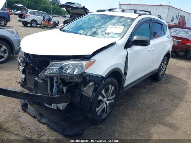 Toyota RAV4 LE 2015 2T3BFREV5FW245560 Image 2
