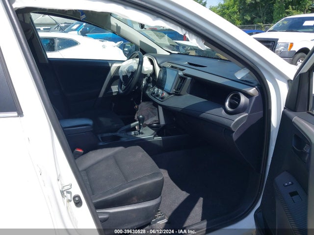 Toyota RAV4 LE 2015 2T3BFREV5FW245560 Image 5