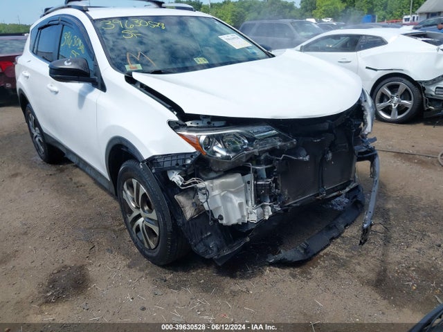 Toyota RAV4 LE 2015 2T3BFREV5FW245560 Image 6