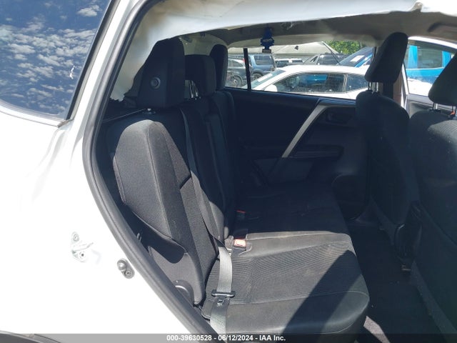 Toyota RAV4 LE 2015 2T3BFREV5FW245560 Image 8