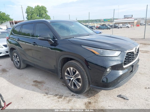 Toyota Highlander Xle 2021 5TDGZRAH5MS521845 Image 1