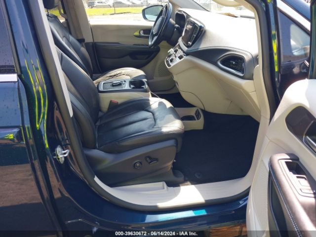 2C4RC1BG8MR561833 Chrysler Pacifica Touring L
