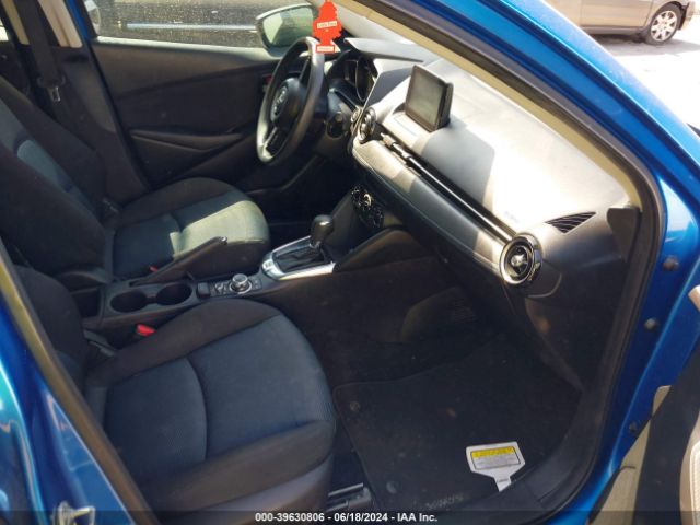 3MYDLBYV8KY515357 Toyota YARIS LE