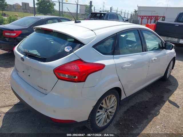 Ford Focus Titanium 2016 1FADP3N26GL299629 Image 4