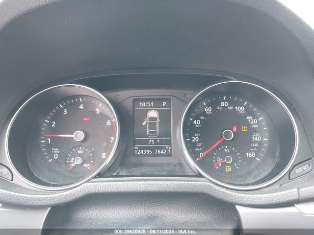 1VWAT7A38GC037557 Volkswagen Passat 1.8t R-line