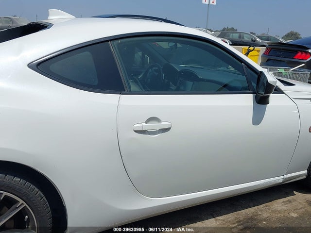 Toyota 86 2017 JF1ZNAA19H8702763 Image 13