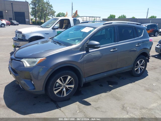 Toyota Rav4 Xle 2017 2T3RFREV1HW556193 Image 2