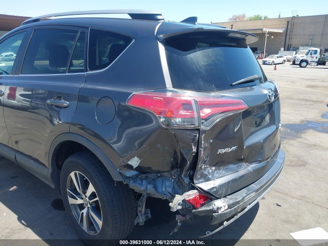 Toyota Rav4 Xle 2017 2T3RFREV1HW556193 Image 6