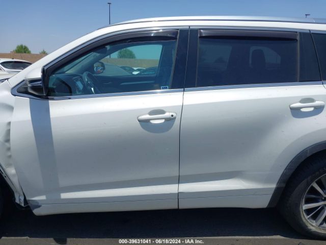 5TDKZRFH5JS535212 Toyota Highlander Xle