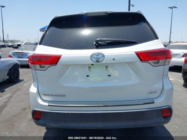 5TDKZRFH5JS535212 Toyota Highlander Xle