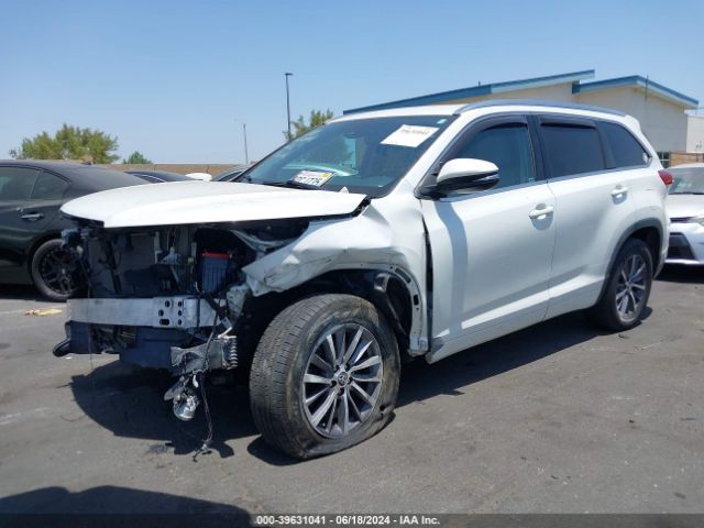 5TDKZRFH5JS535212 Toyota Highlander Xle