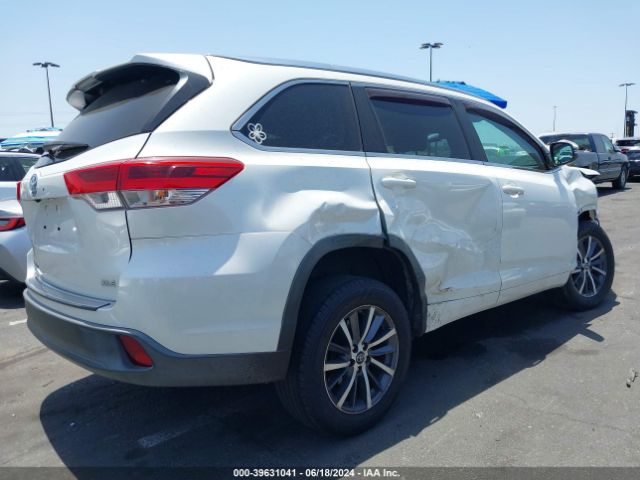 5TDKZRFH5JS535212 Toyota Highlander Xle