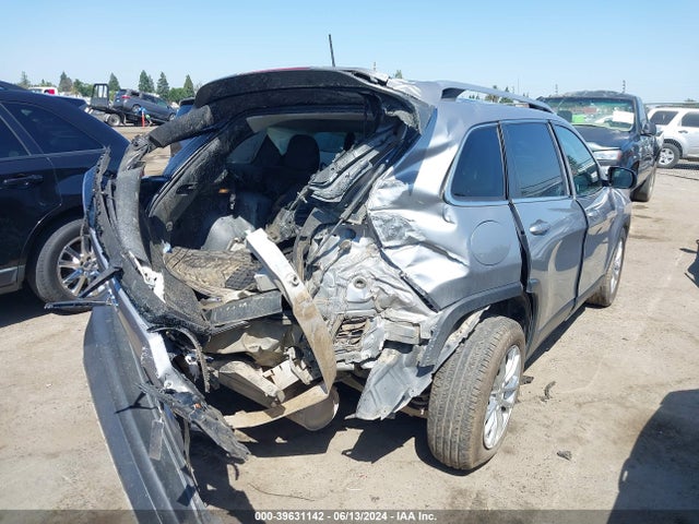 1C4PJLCB2KD122820 Jeep Cherokee Latitude Fwd