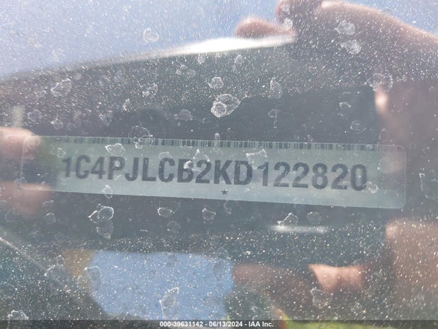1C4PJLCB2KD122820 Jeep Cherokee Latitude Fwd