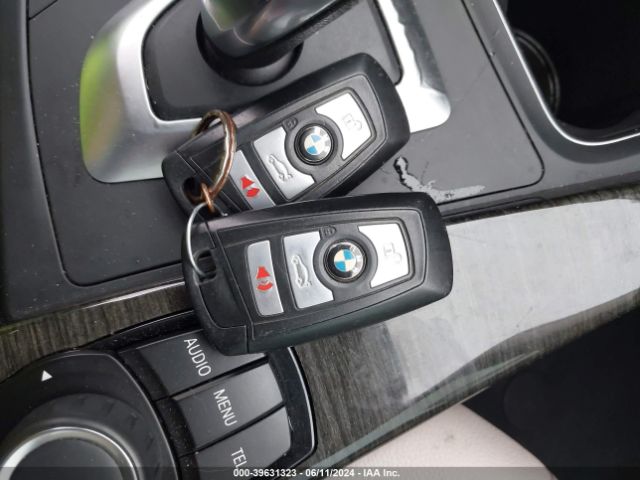 WBA8A9C51GK617656 BMW 320i