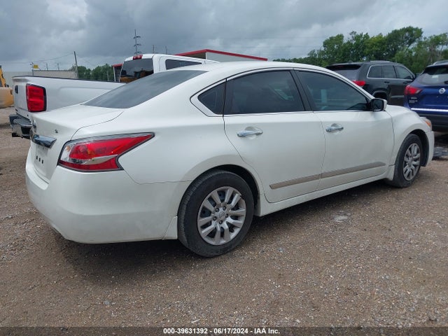 Nissan Altima 2.5 S 2015 1N4AL3AP3FC464082 Image 4
