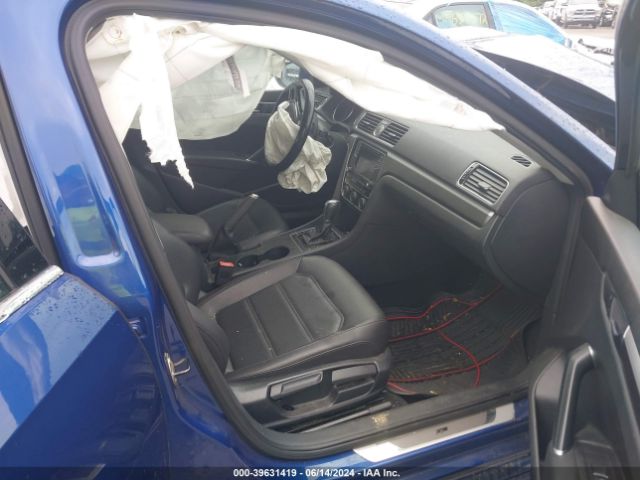 1VWDT7A30HC064587 Volkswagen Passat 1.8t R-line