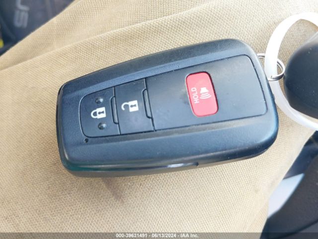 JTDKARFU0K3099845 Toyota Prius Le