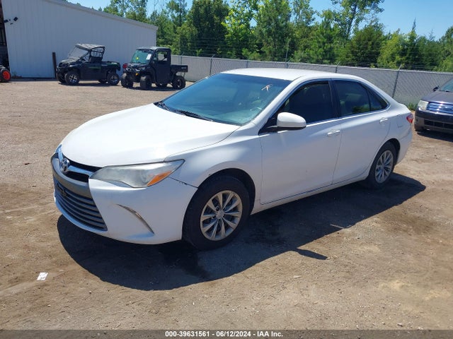 Toyota CAMRY LE 2017 4T1BF1FK2HU354690 Image 2