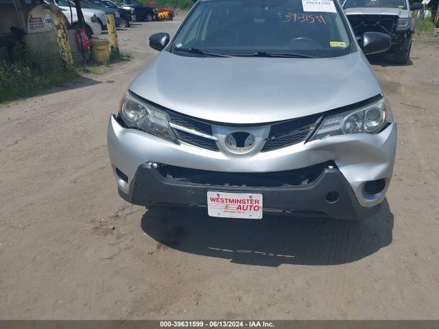 Toyota RAV4 LE 2015 JTMBFREV7FJ030549 Image 13