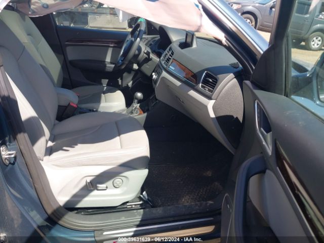 WA1JCCFSXJR000472 Audi Q3 2.0t Premium/2.0t Sport Premium