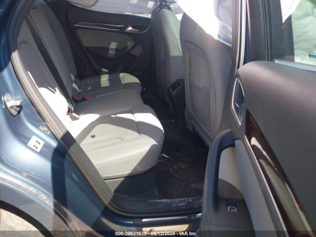 WA1JCCFSXJR000472 Audi Q3 2.0t Premium/2.0t Sport Premium