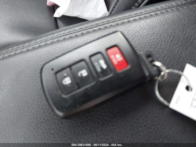2T1BURHE3GC740658 Toyota Corolla Le Premium