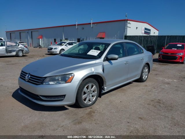 1VWAT7A32FC002107 Volkswagen Passat 1.8t S