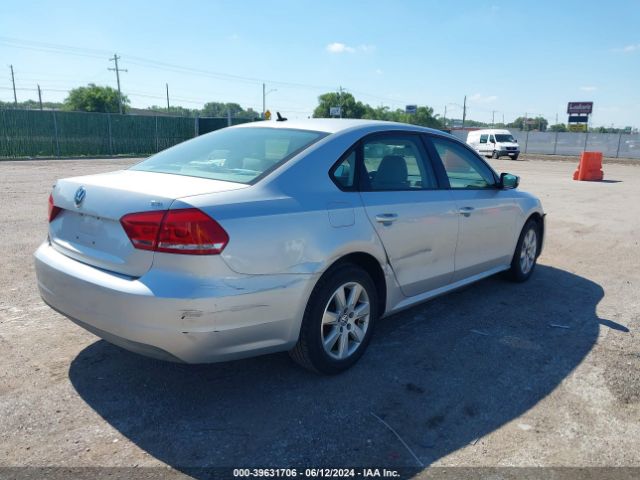 1VWAT7A32FC002107 Volkswagen Passat 1.8t S
