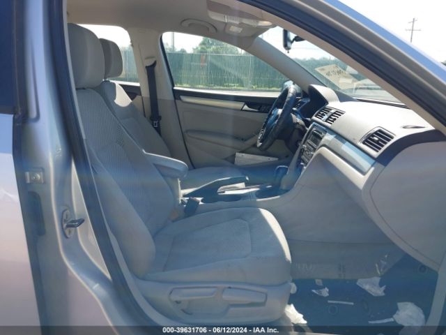 1VWAT7A32FC002107 Volkswagen Passat 1.8t S