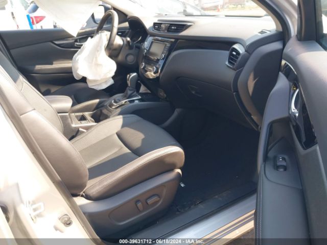 JN1BJ1CW8NW485409 Nissan Rogue Sport Sl Awd Xtronic Cvt