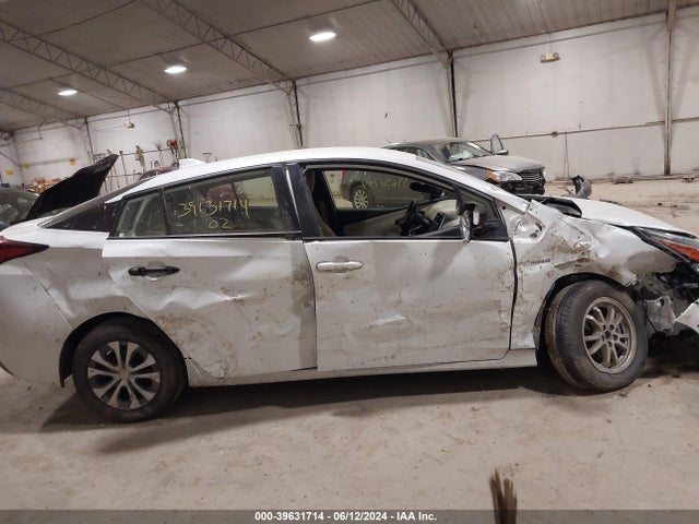Toyota Prius Xle Awd-e 2022 JTDL9MFU3N3039255 Image 13