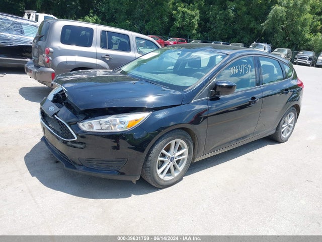 Ford FOCUS SE 2018 1FADP3K27JL282625 Image 2